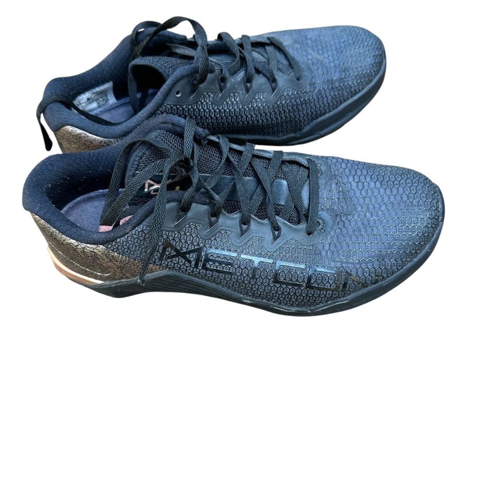Women's Nike Metcon 5 X Training Shoes in a black and rose gold colorway - Picture 3 of 5
